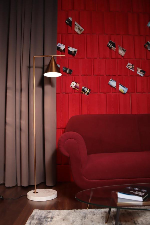 The Veil Hotel Αστάνα Εξωτερικό φωτογραφία A 3D rendering of a room with a red wall