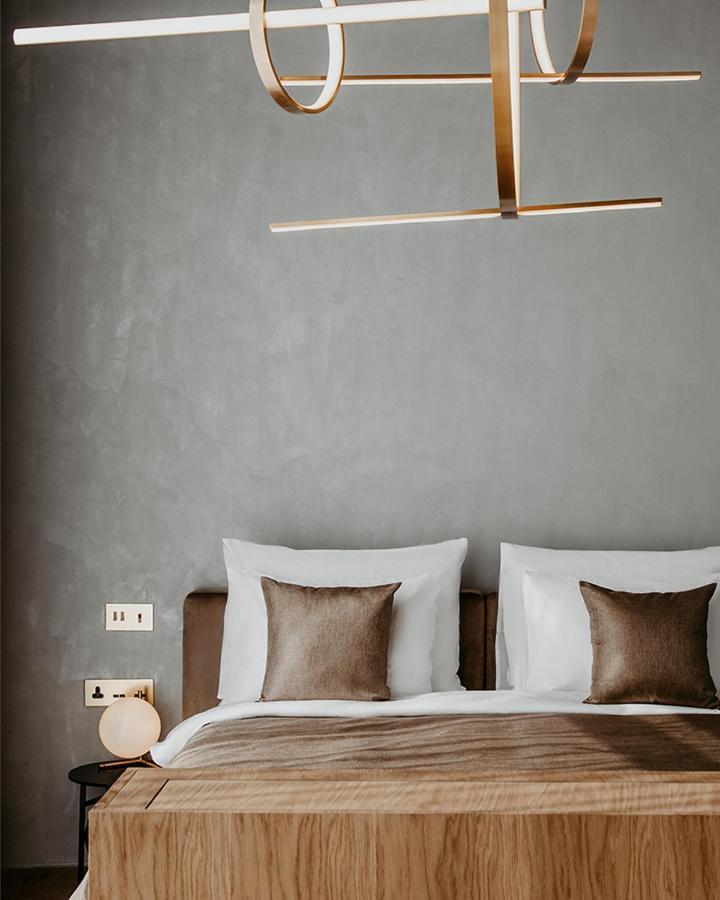 The Veil Hotel Αστάνα Εξωτερικό φωτογραφία A wall mounted light