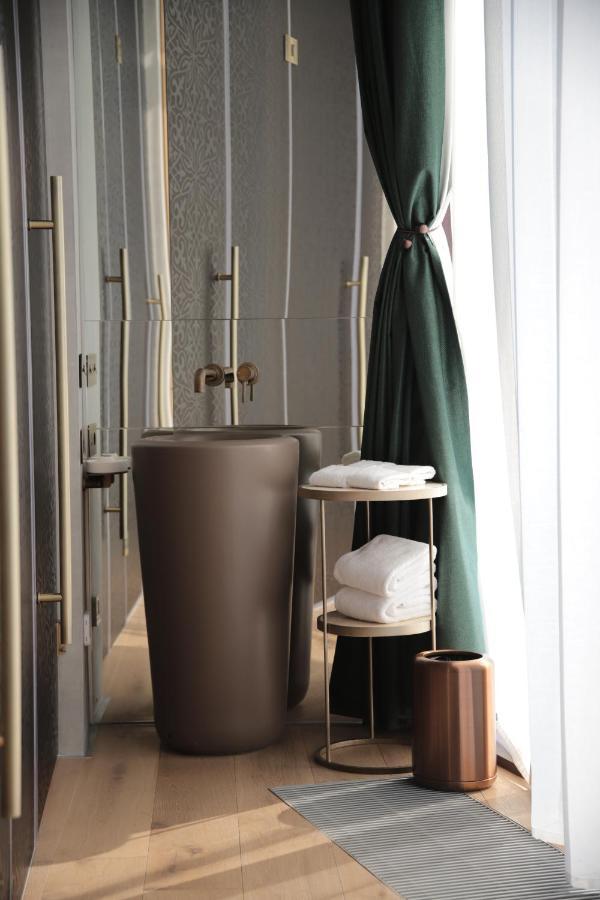 The Veil Hotel Αστάνα Εξωτερικό φωτογραφία Bathroom